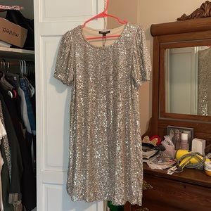 Sequin dress size medium. Bought for bach trip. Chose different outfit